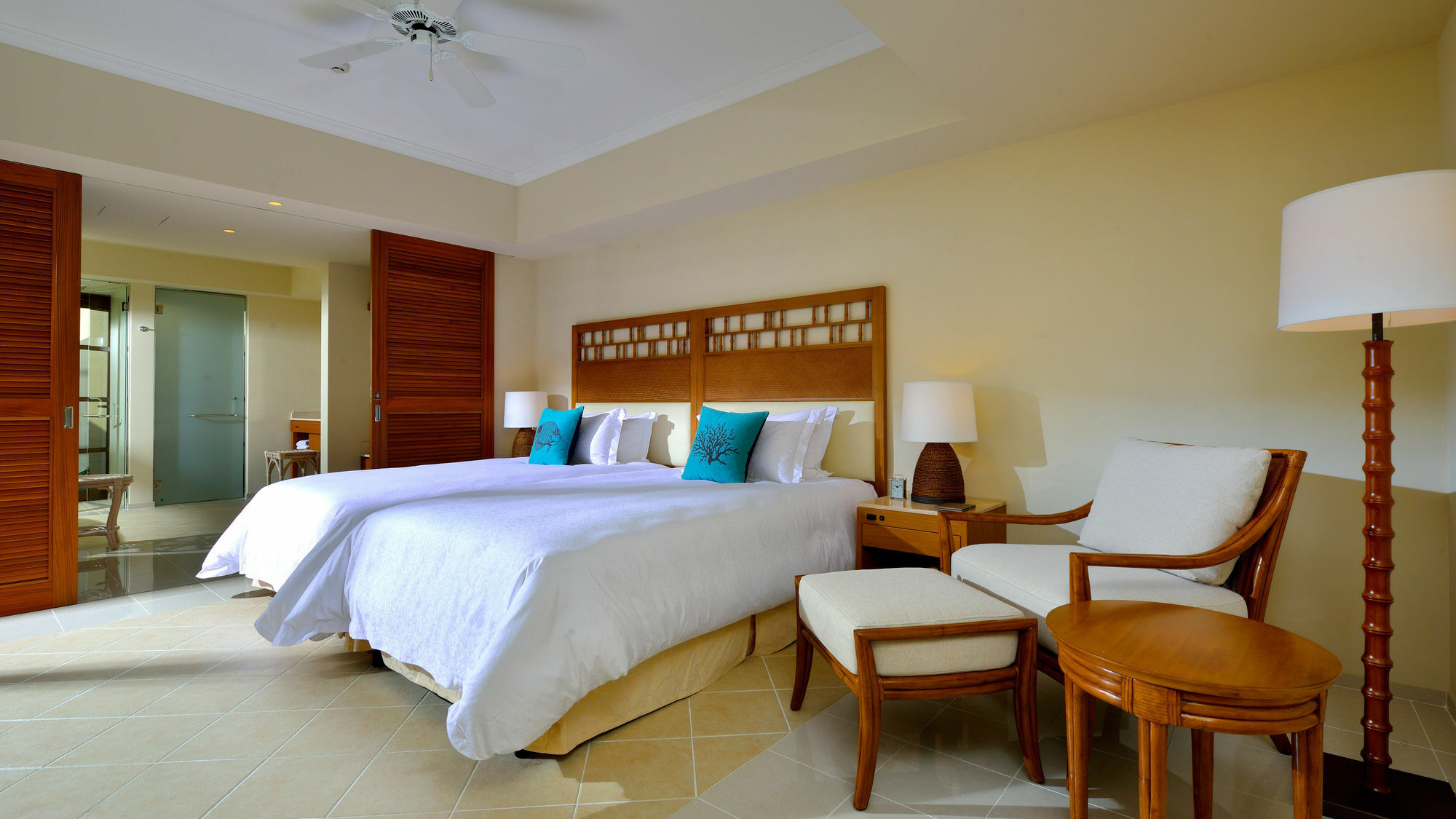 The Uza Terrace Beach Club Villas Йомітан Екстер'єр фото